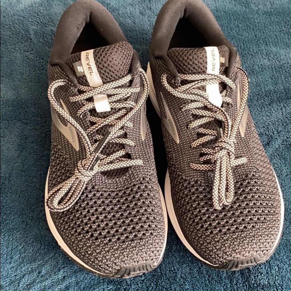 Brooks mens running shoe